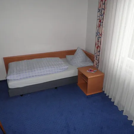 Haarener Hof Отель